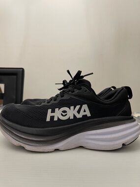 HOKA BONDI 8 RUNNING SNEAKERS WOMENS SIZE 8.5